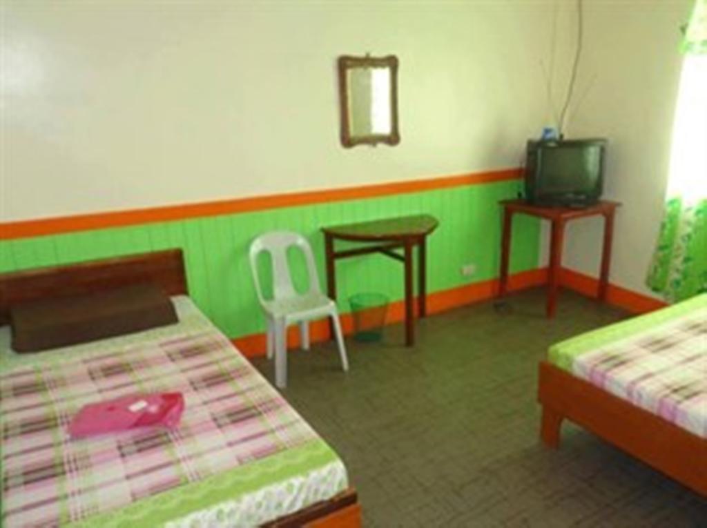 Np Festival Inn Kalibo Room photo